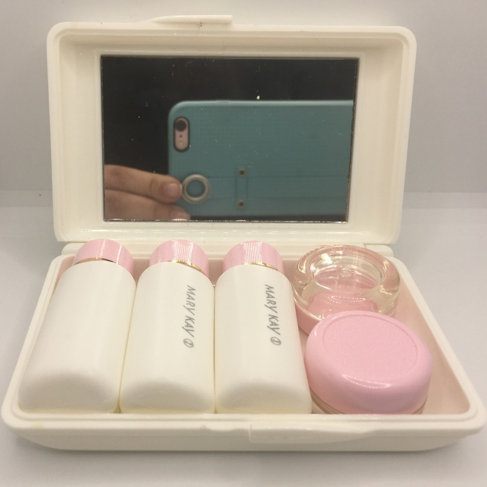 Mary Kay Travel Set - Picture 2 of 8